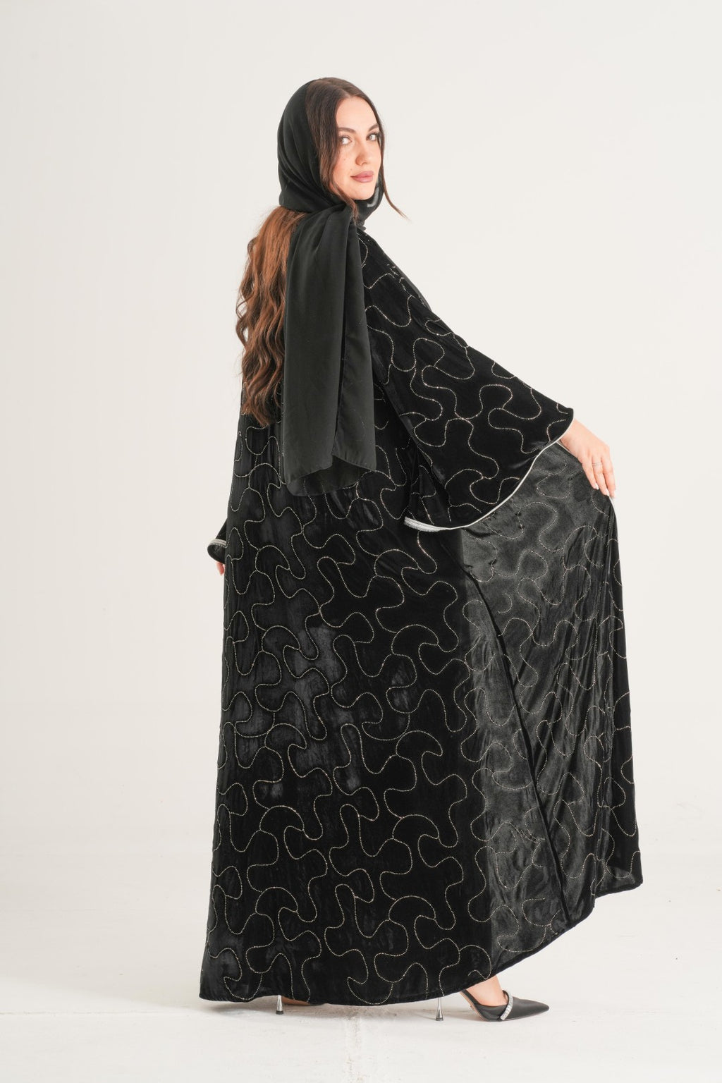 Noir Velvet Embroidered Abaya – Black & Gold