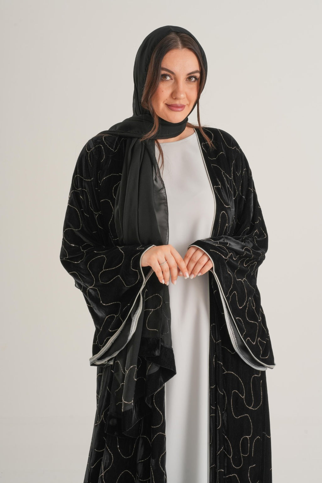 Noir Velvet Embroidered Abaya – Black & Gold
