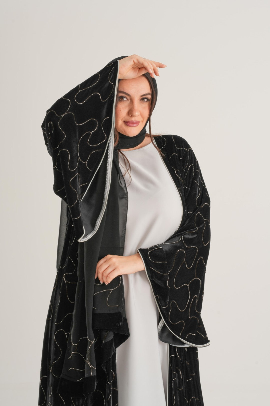 Noir Velvet Embroidered Abaya – Black & Gold
