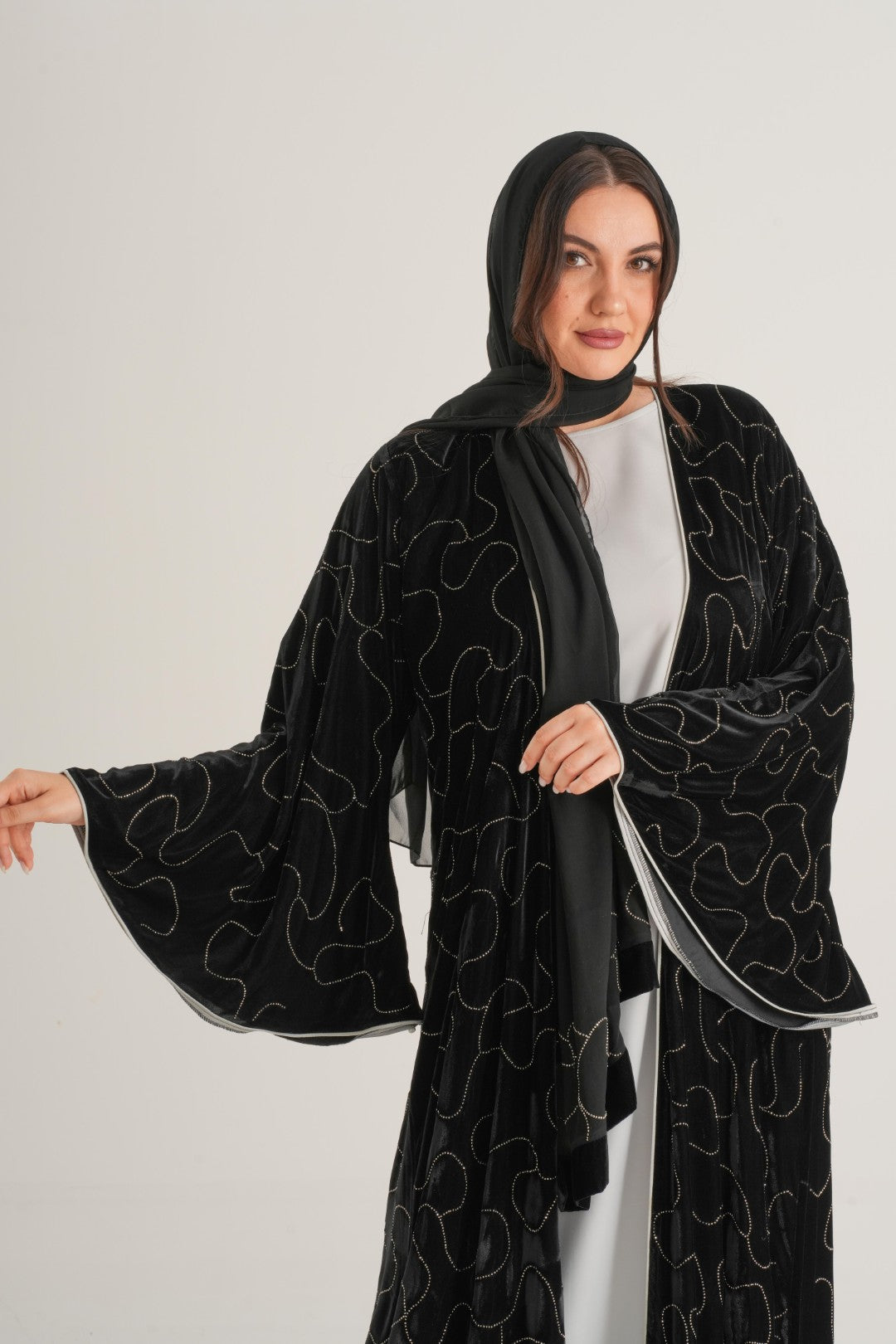 Noir Velvet Embroidered Abaya – Black & Gold