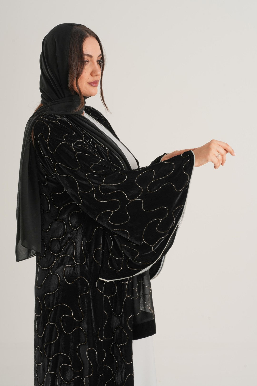 Noir Velvet Embroidered Abaya – Black & Gold