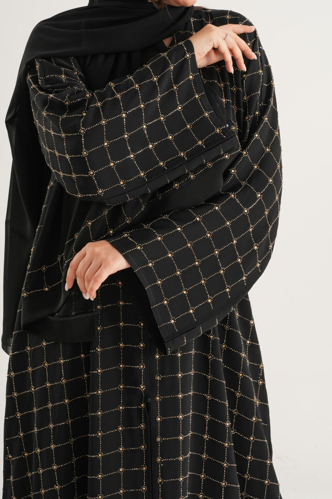 Golden Grid Luxe Abaya – Black