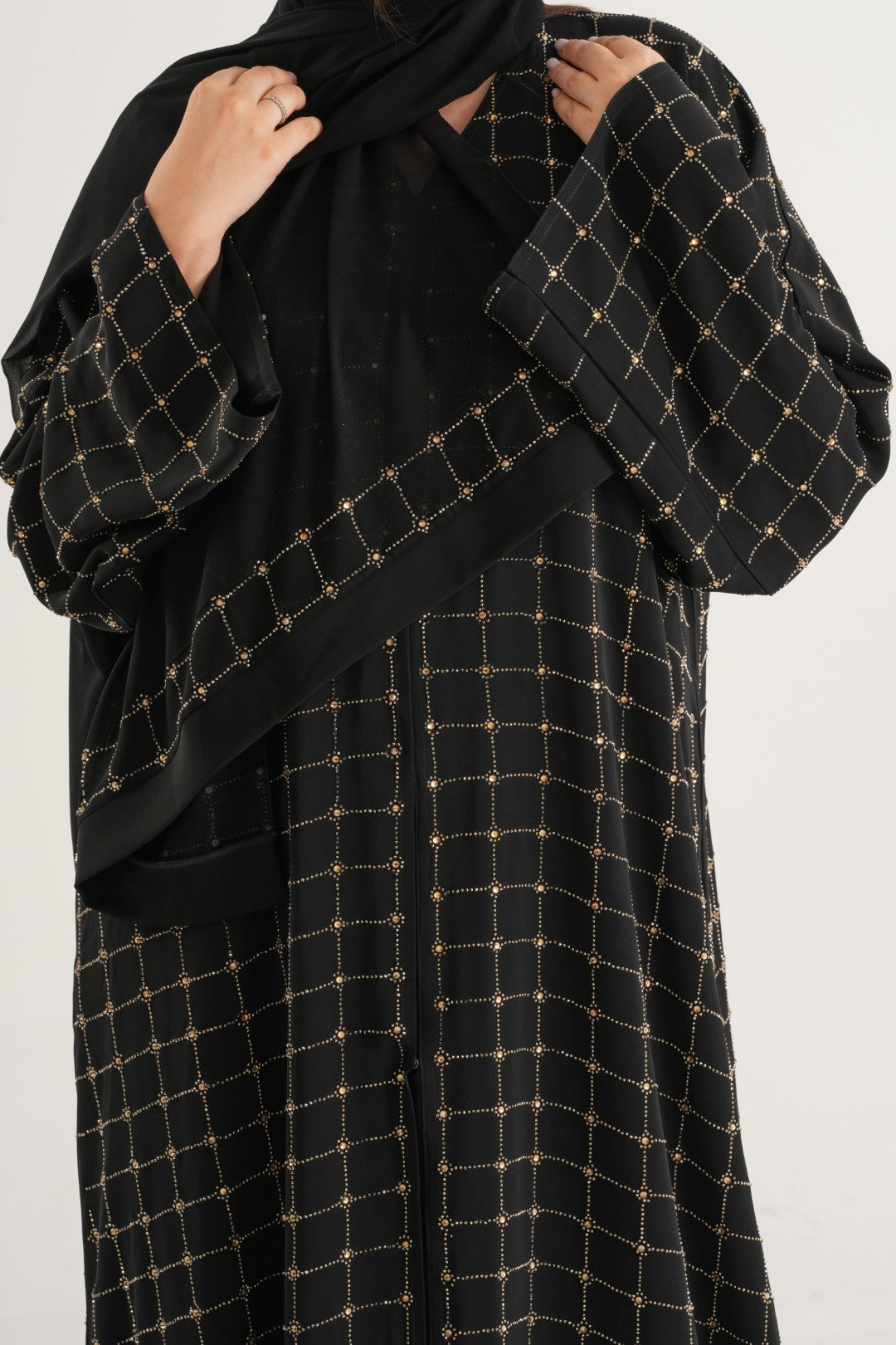 Golden Grid Luxe Abaya – Black